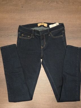 Hollister Women's Dark Blue Skinny Jeans Size 27